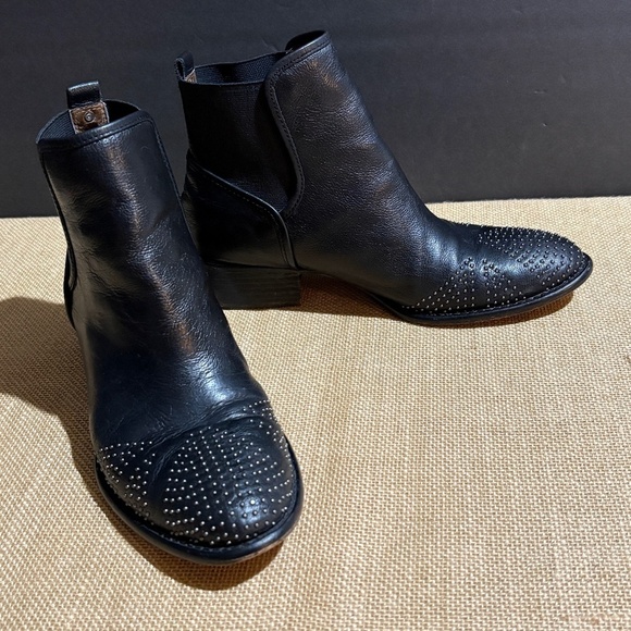 Donald J. Pliner Shoes - Donald Pliner Women Pronto Leather Ankle Bootie Sz 6.5 Pullon Western City Rodeo